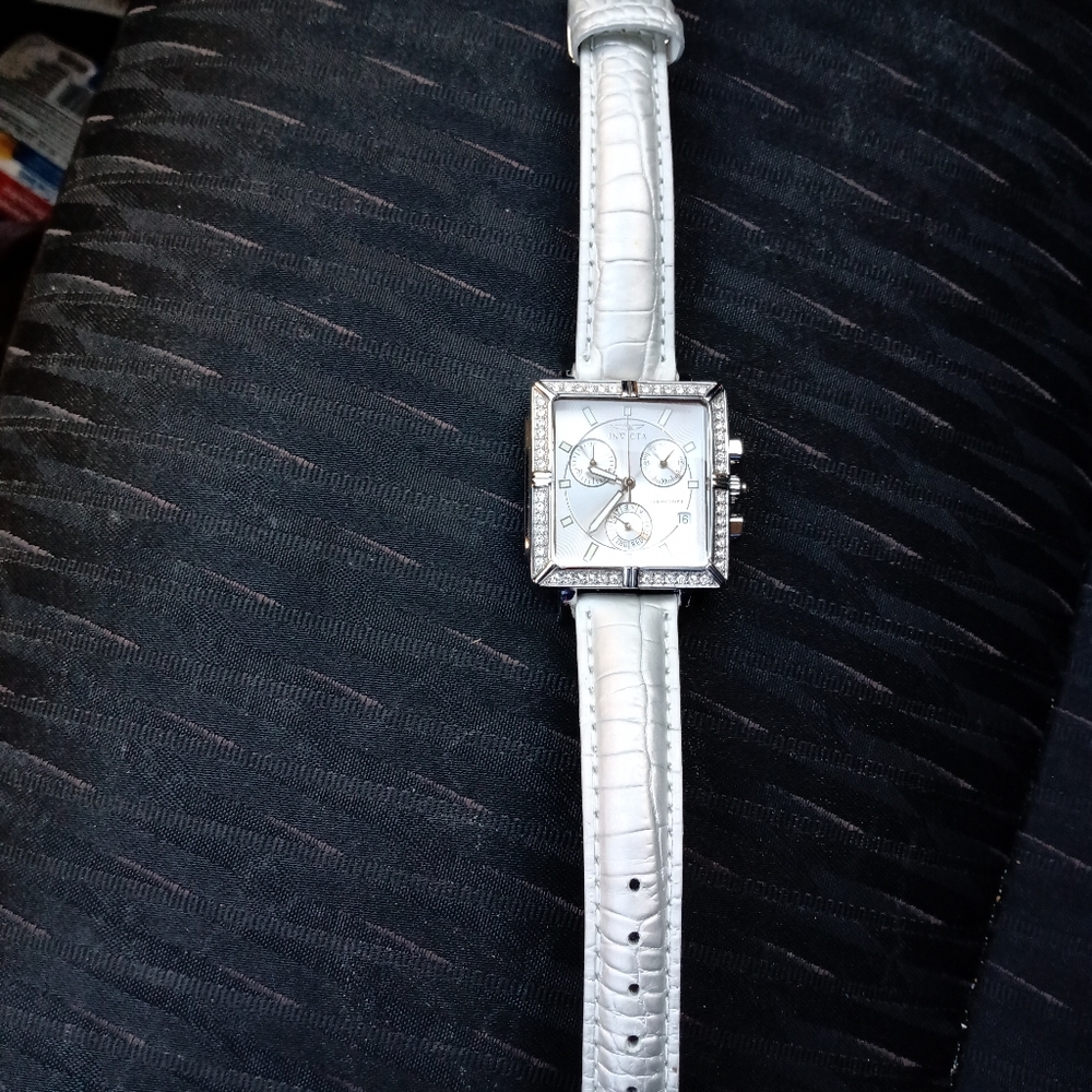 Invicta watch wildflower
